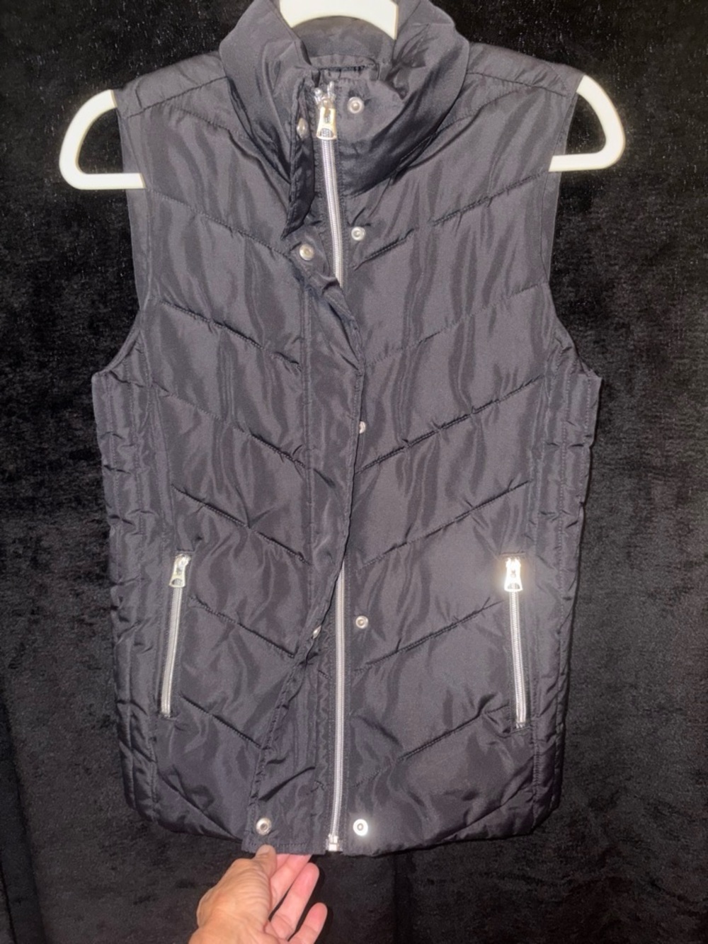 L.O.G.G. H&M Quilted Chevron Puffer Vest Sz 4 BLK Layering Outerwear EUC Classic